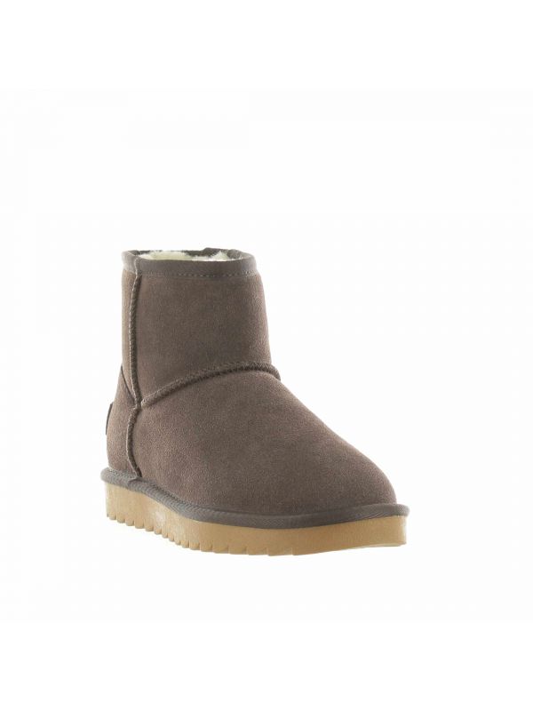 Ugg boot in camoscio