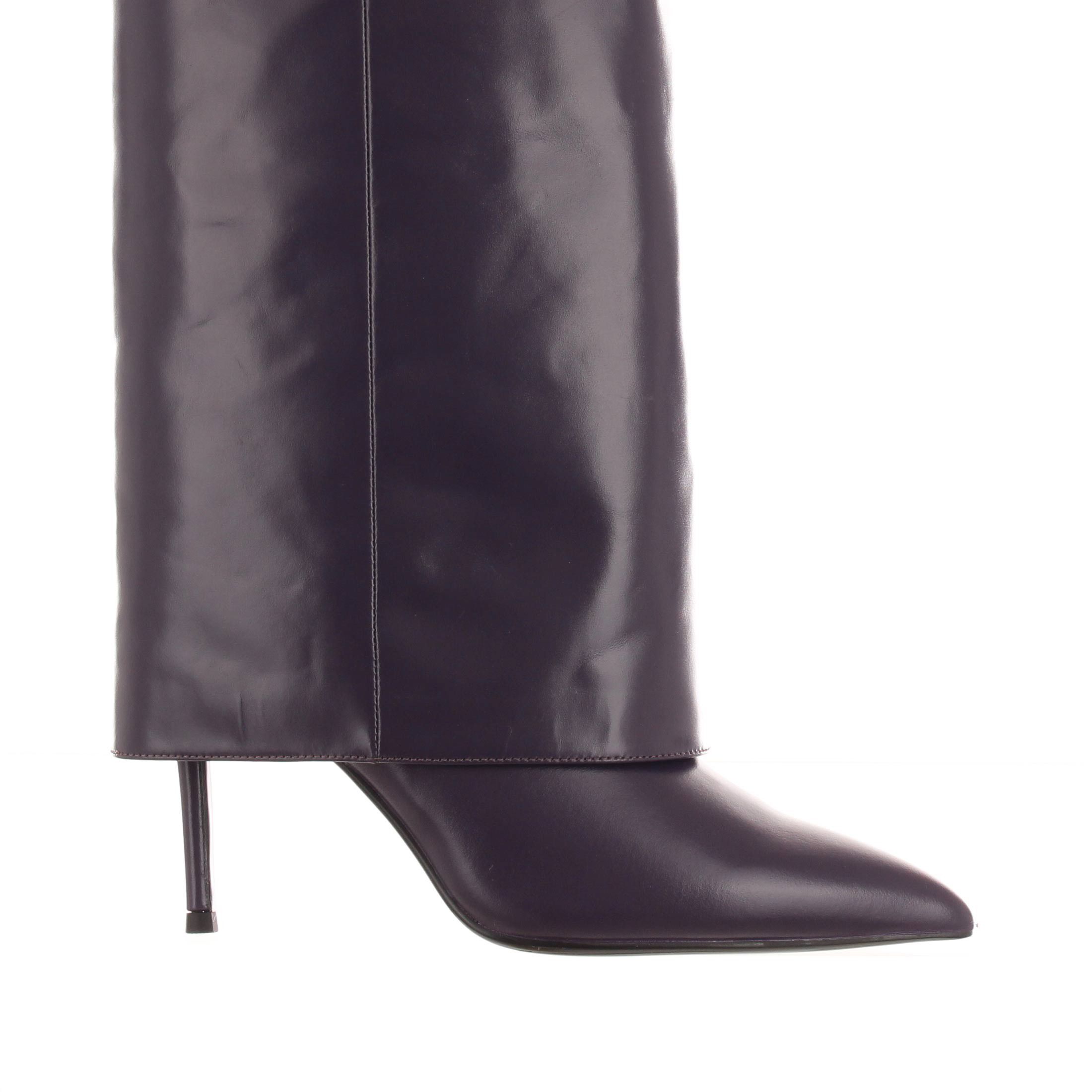 Chiconic stivale a punta in pelle con risvolto da donna