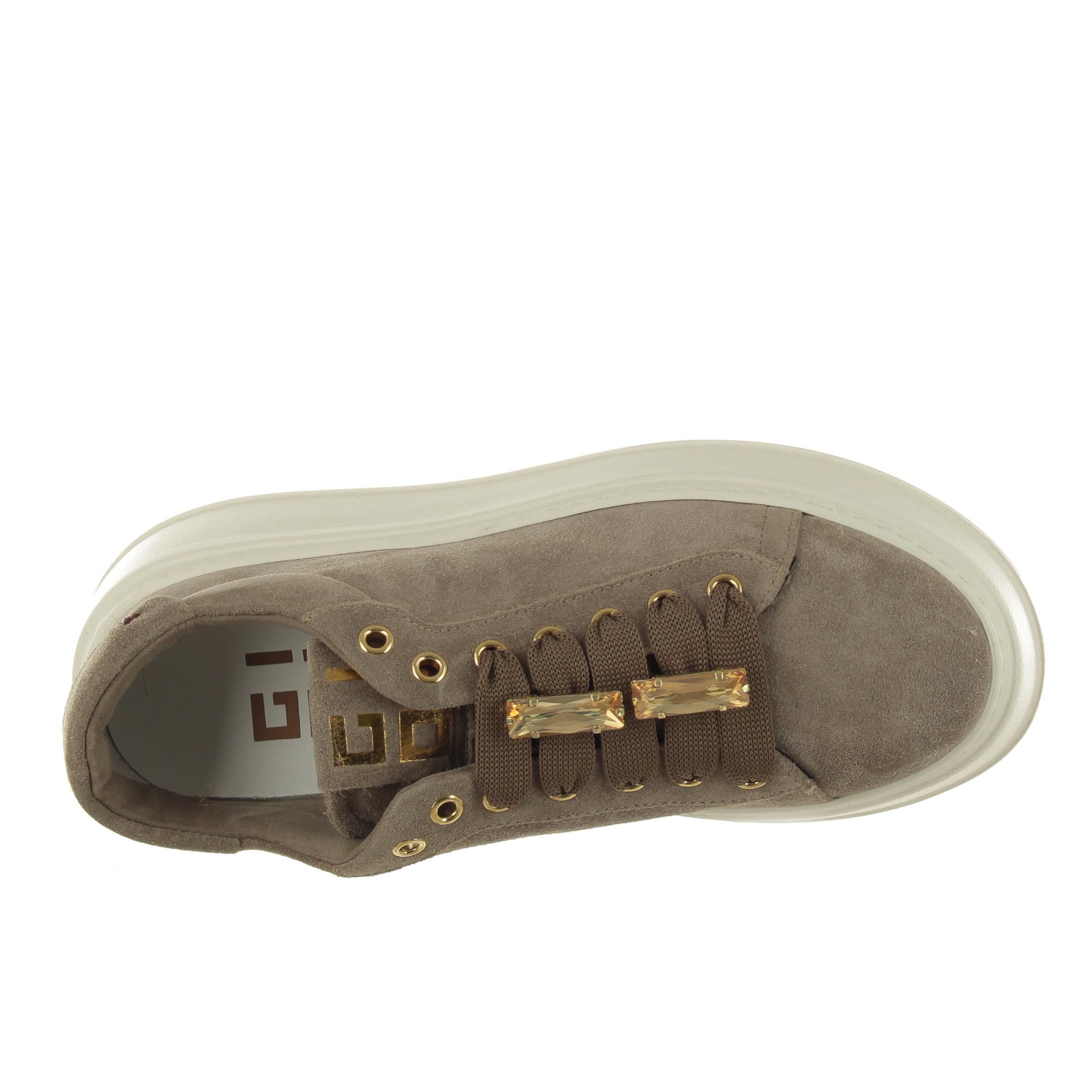 Gio+ sneaker in camoscio con dettaglio gioiello da donna