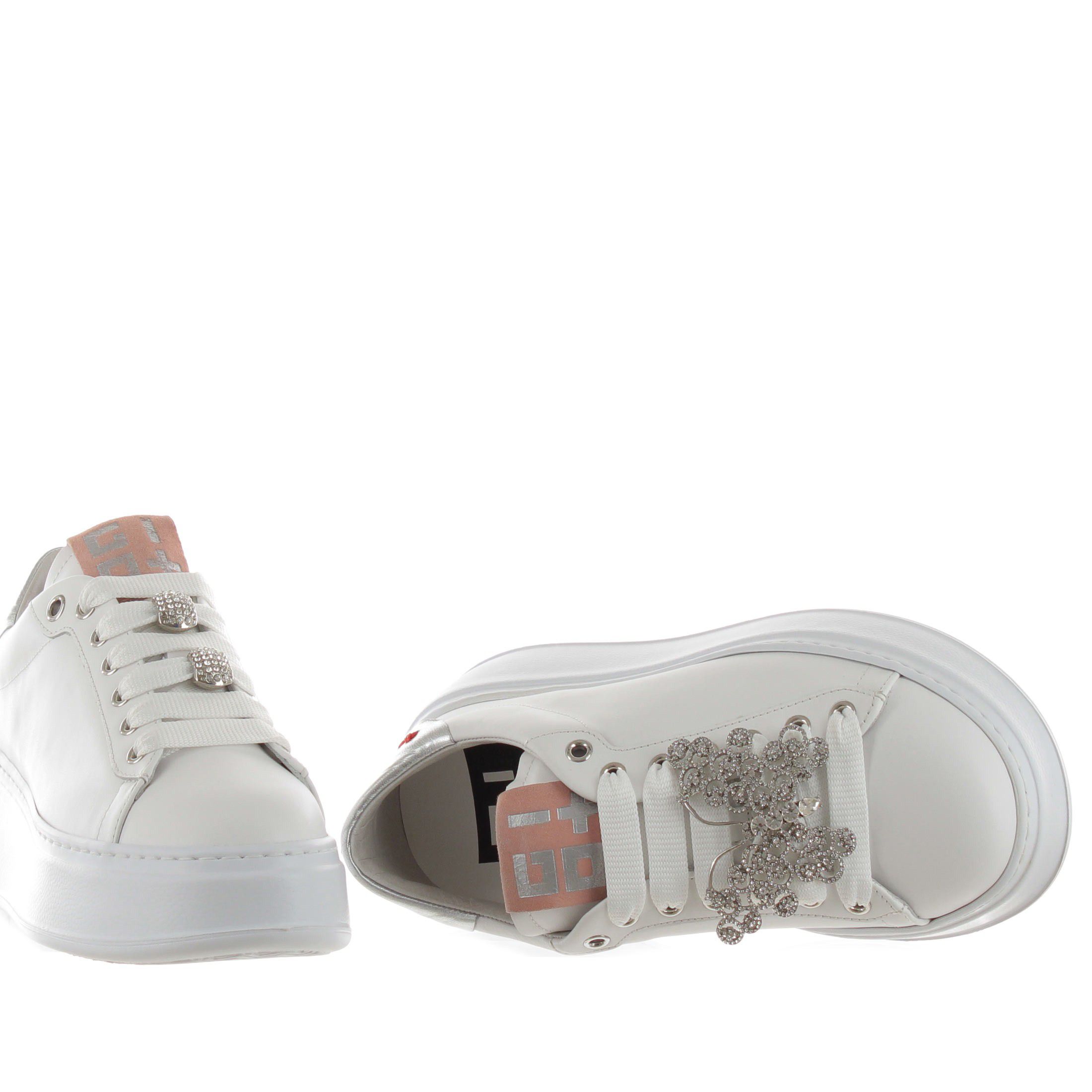 Gio+ sneaker in pelle con accessorio gioiello da donna