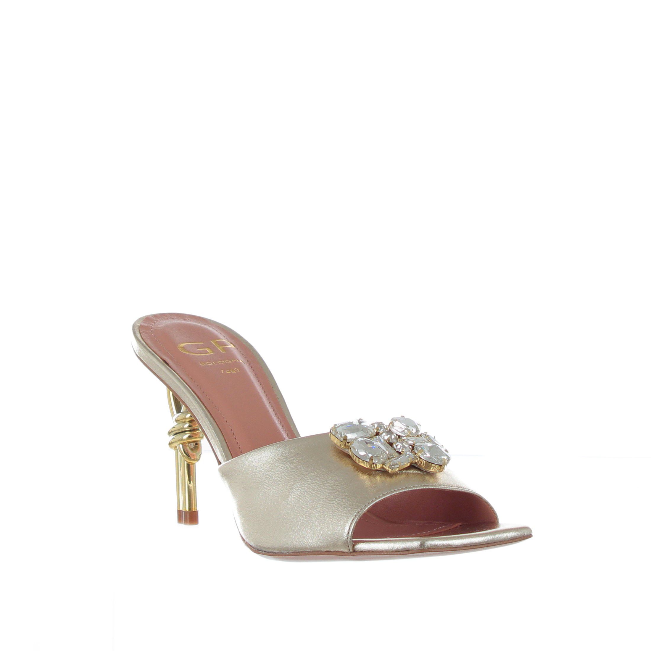 G.p. per noy sandalo laminato in pelle con gioiello da donna