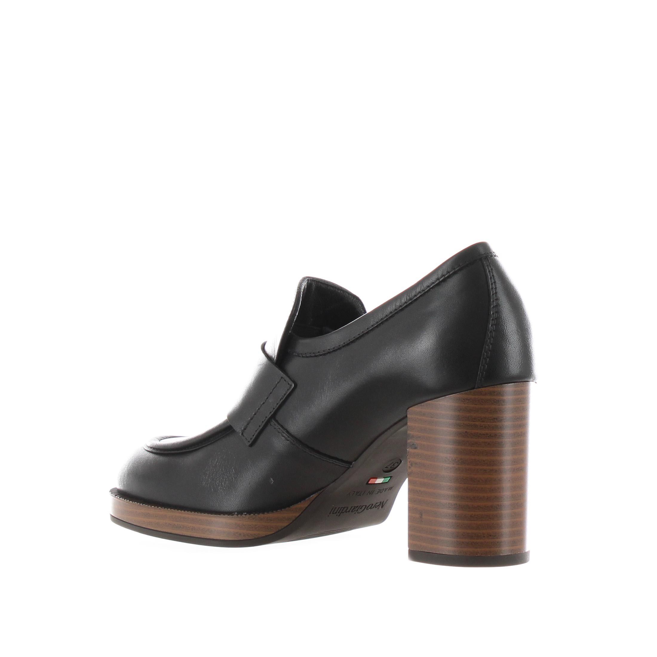 Nero giardini mocassino con tacco in pelle da donna