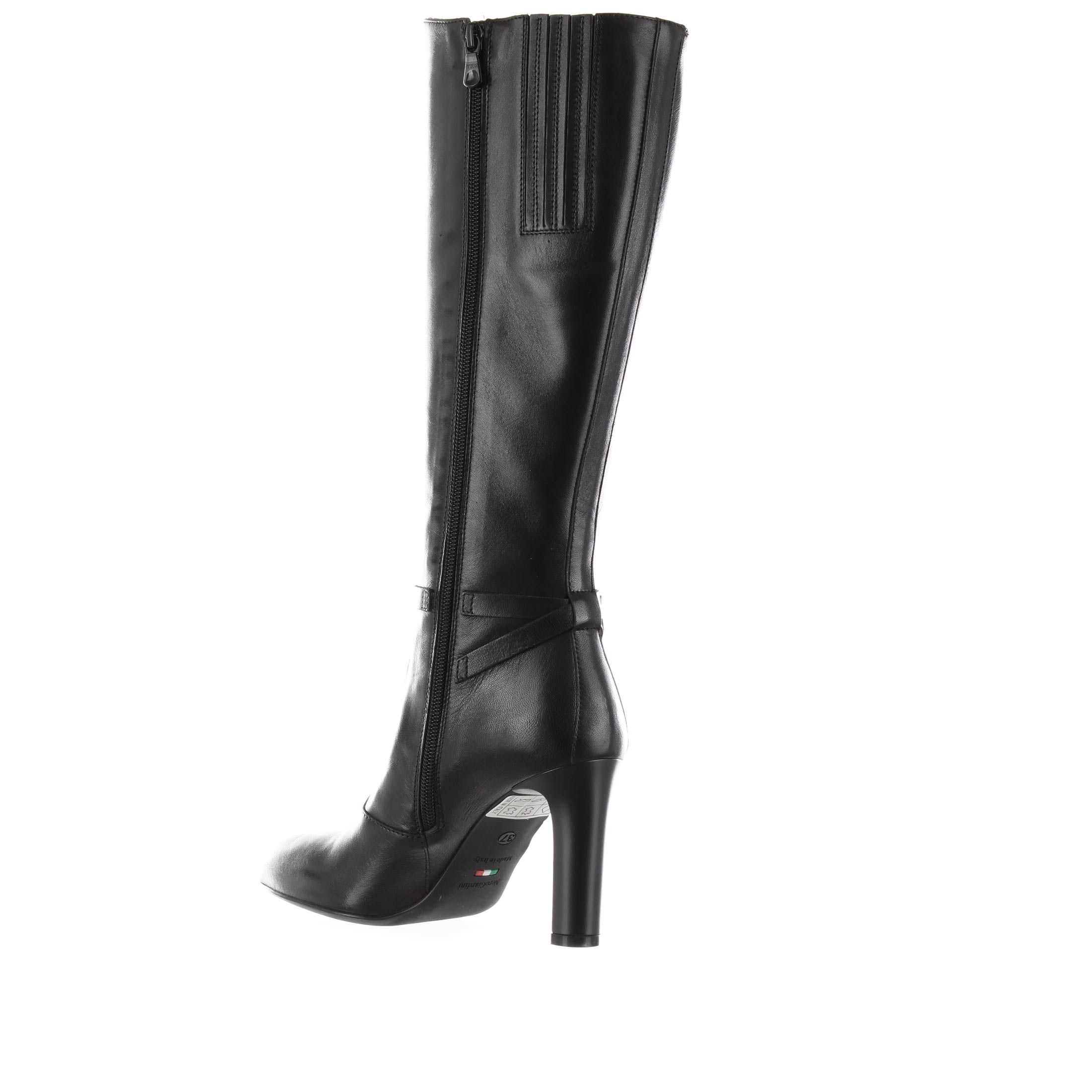 Nero giardini stivale in pelle con dettagli metallici da donna
