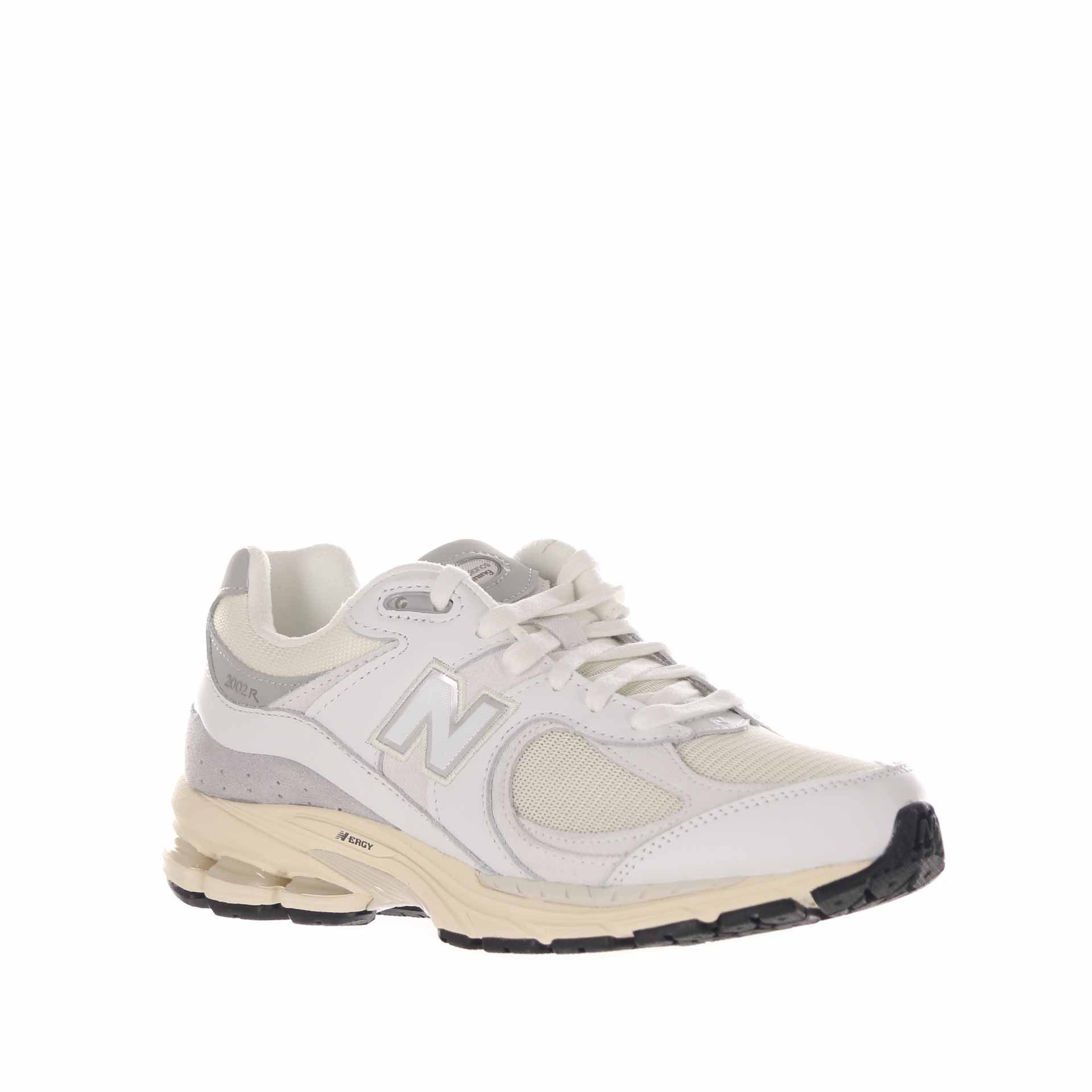 New balance sneaker 2002 in camoscio da uomo