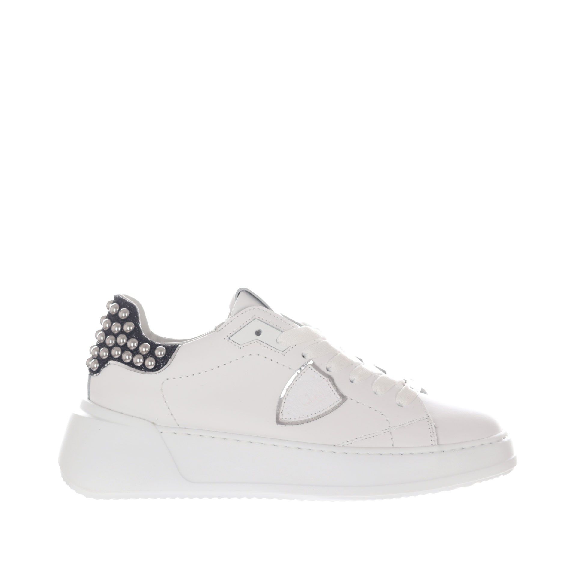 Sneaker tres temple in pelle con borchie