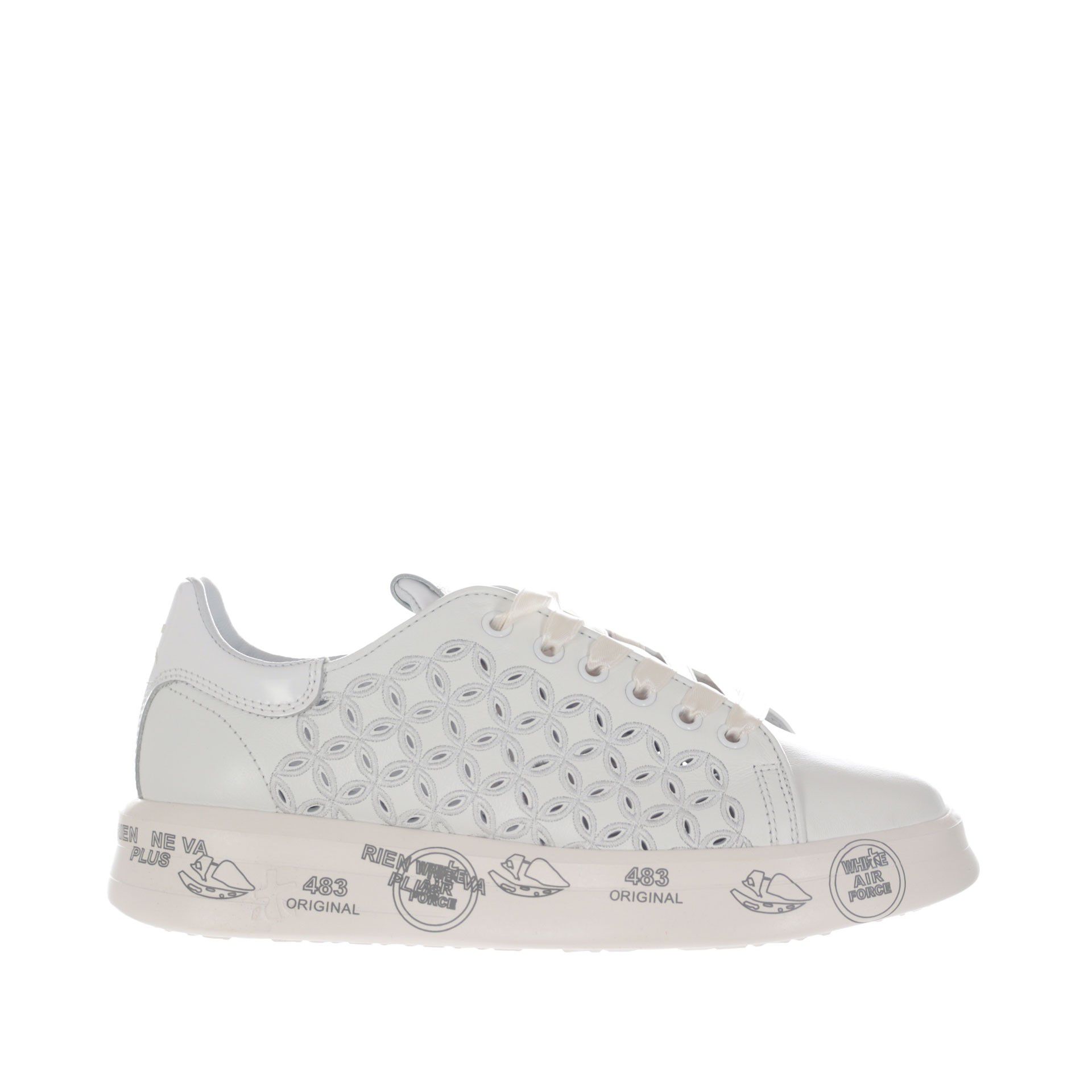 Premiata sneaker in pelle con trafori decorativi da donna