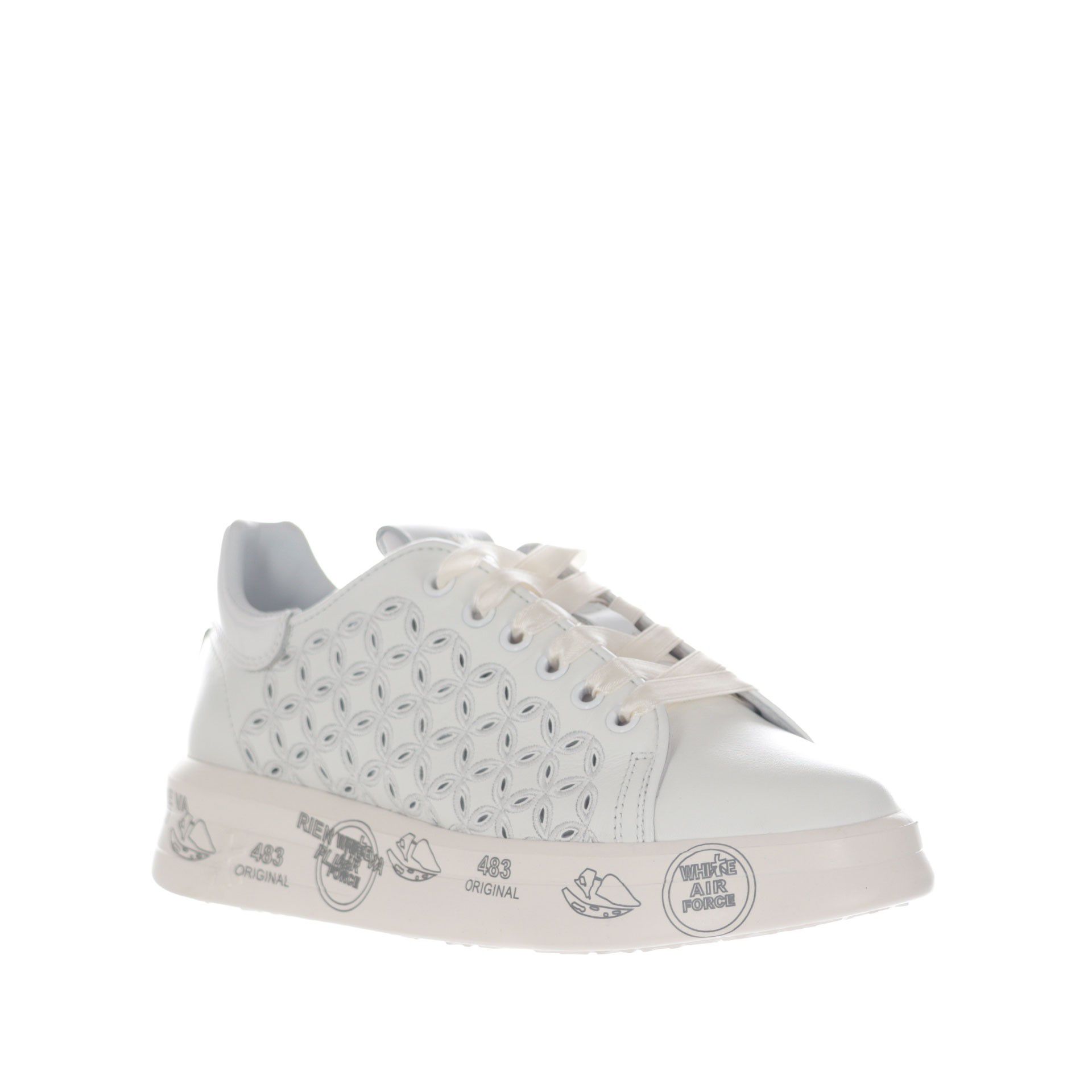 Premiata sneaker in pelle con trafori decorativi da donna