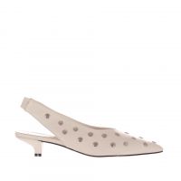 Bianca di décolleté slingback in pelle con borchie da donna