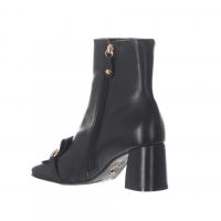Cecconello stivaletto in pelle con morsetto metallico da donna