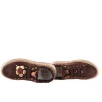 Gio+ sneaker in camoscio con dettaglio gioiello da donna