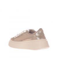 Gio+ sneaker in pelle laminata con dettaglio gioiello da donna