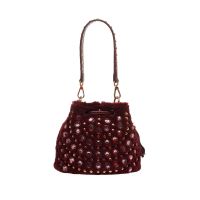 La carrie andromeda small fur bucket in pelliccia sintetica da donna