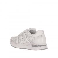Premiata sneaker in pelle con ricami da donna