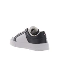 Tommy hilfiger sneakers in pelle con logo a contrasto da uomo