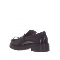 Vsl mocassino in pelle con borchiette da donna