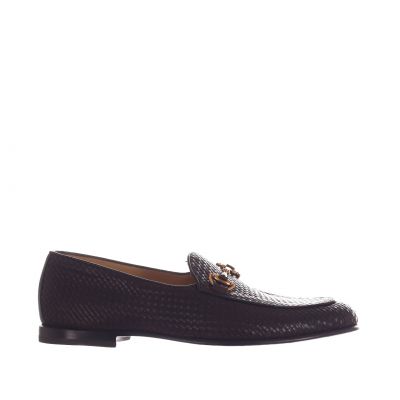 Mocassino in pelle con morsetto metallico
