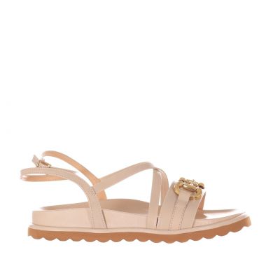 Sandalo in pelle con accessorio metallico