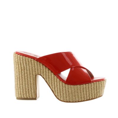 Sabot platform in vernice con tacco in raffia
