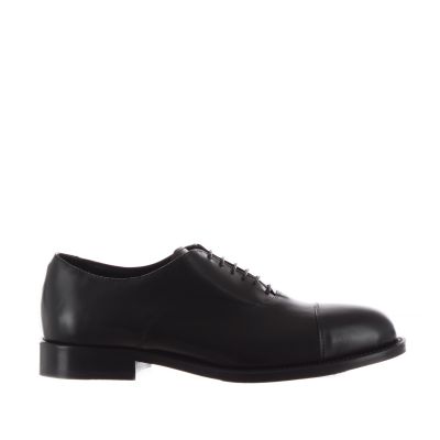 Stringata oxford in pelle