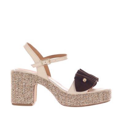 Sandalo in pelle con rouches
