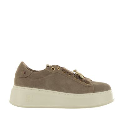 Sneaker in camoscio con dettaglio gioiello