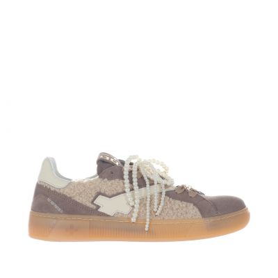 Sneaker in camoscio con perle