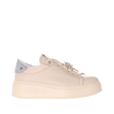 Sneaker in pelle con dettaglio gioiello