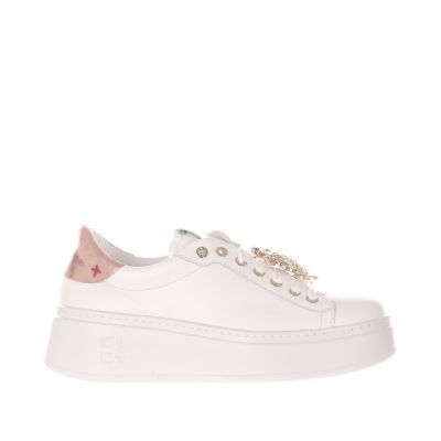 Sneaker in pelle con dettaglio gioiello