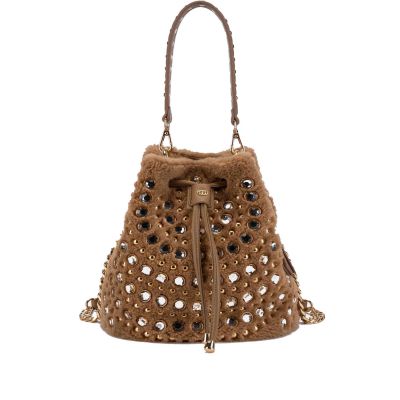 Bucket andromeda  fur synt con borchie e pietre