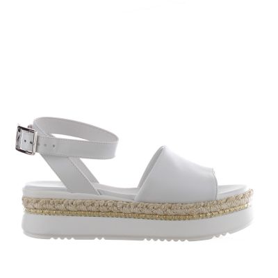 Sandalo in pelle con intreccio in raffia