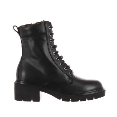 Stivaletto allacciato in pelle