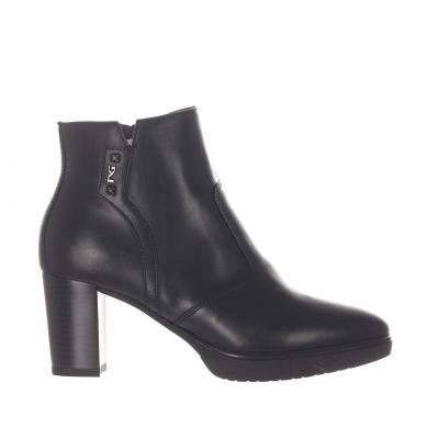 Stivaletto in pelle con dettaglio decorativo
