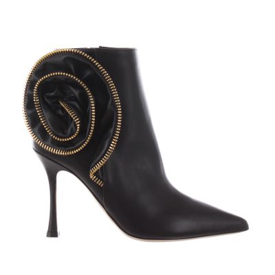 Stivaletto in nappa con fiore con zip decorativa