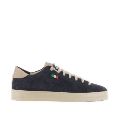 Sneaker in camoscio con logo traforato