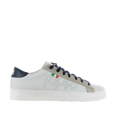 Sneaker in pelle con logo traforato