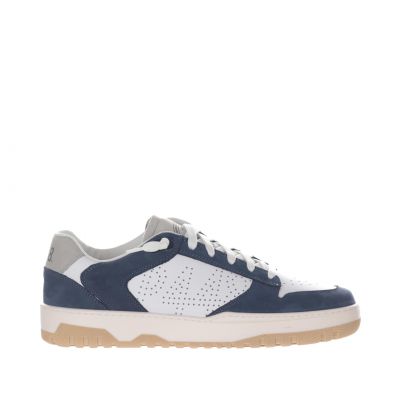 Sneaker in pelle con logo traforato