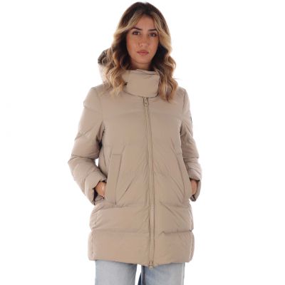 Piumino con cappuccio in contrasto materiale