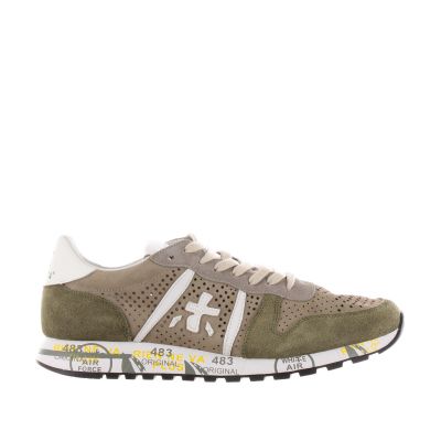 Sneaker in camoscio con tomaia traforata