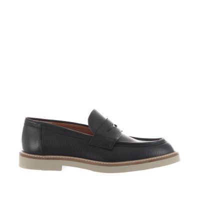 Mocassino con mascherina in pelle martellata