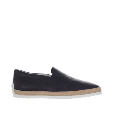 Slip on in pelle martellata con gommini e rafia