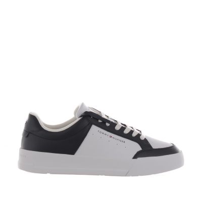 Sneakers in pelle con logo a contrasto