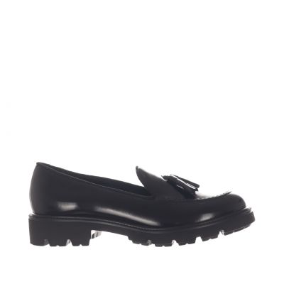 Mocassino in pelle con nappine